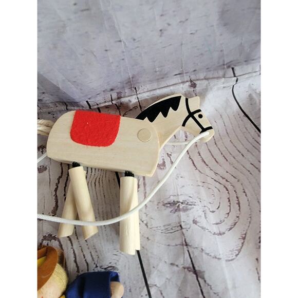 Play Wooden Horse Buggy 3 Wooden Doll People - Picture 2 of 8